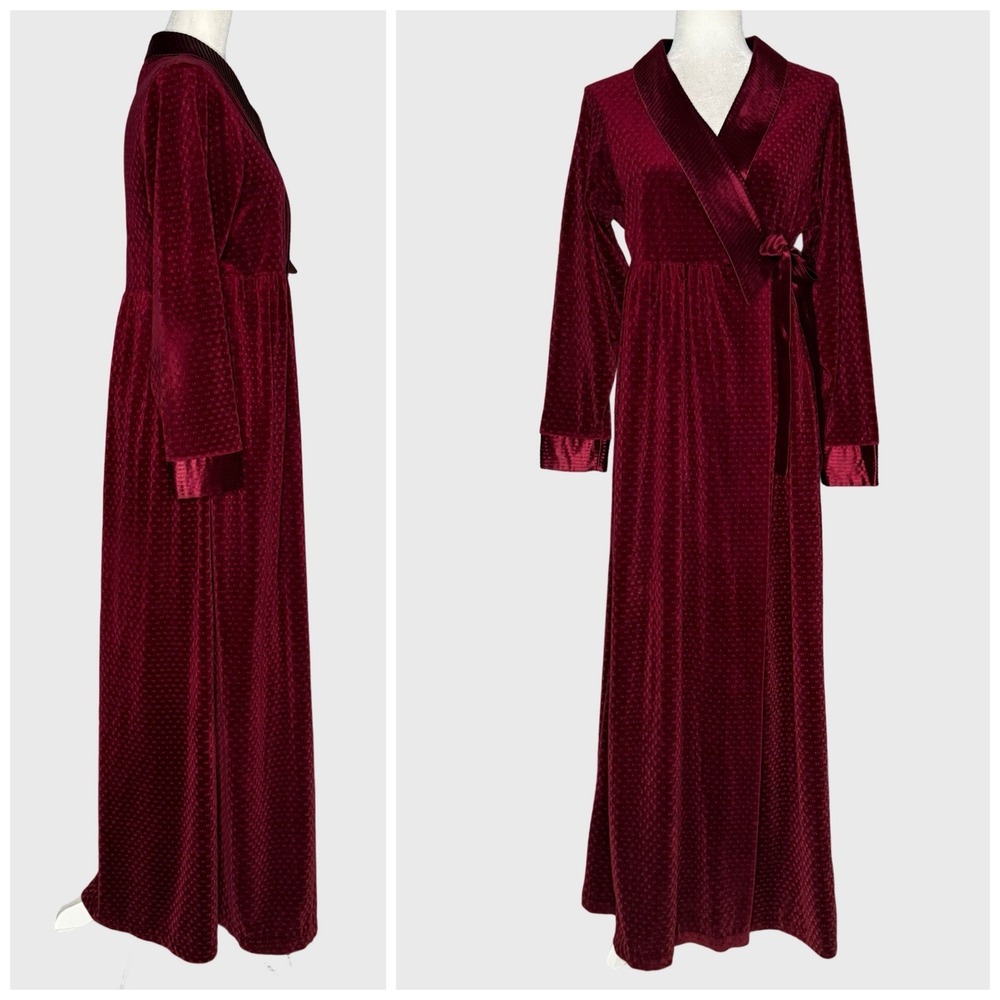 Vintage Gilligan O'Malley Babydoll Robe S Burgundy Velvet Pockets Made in USA